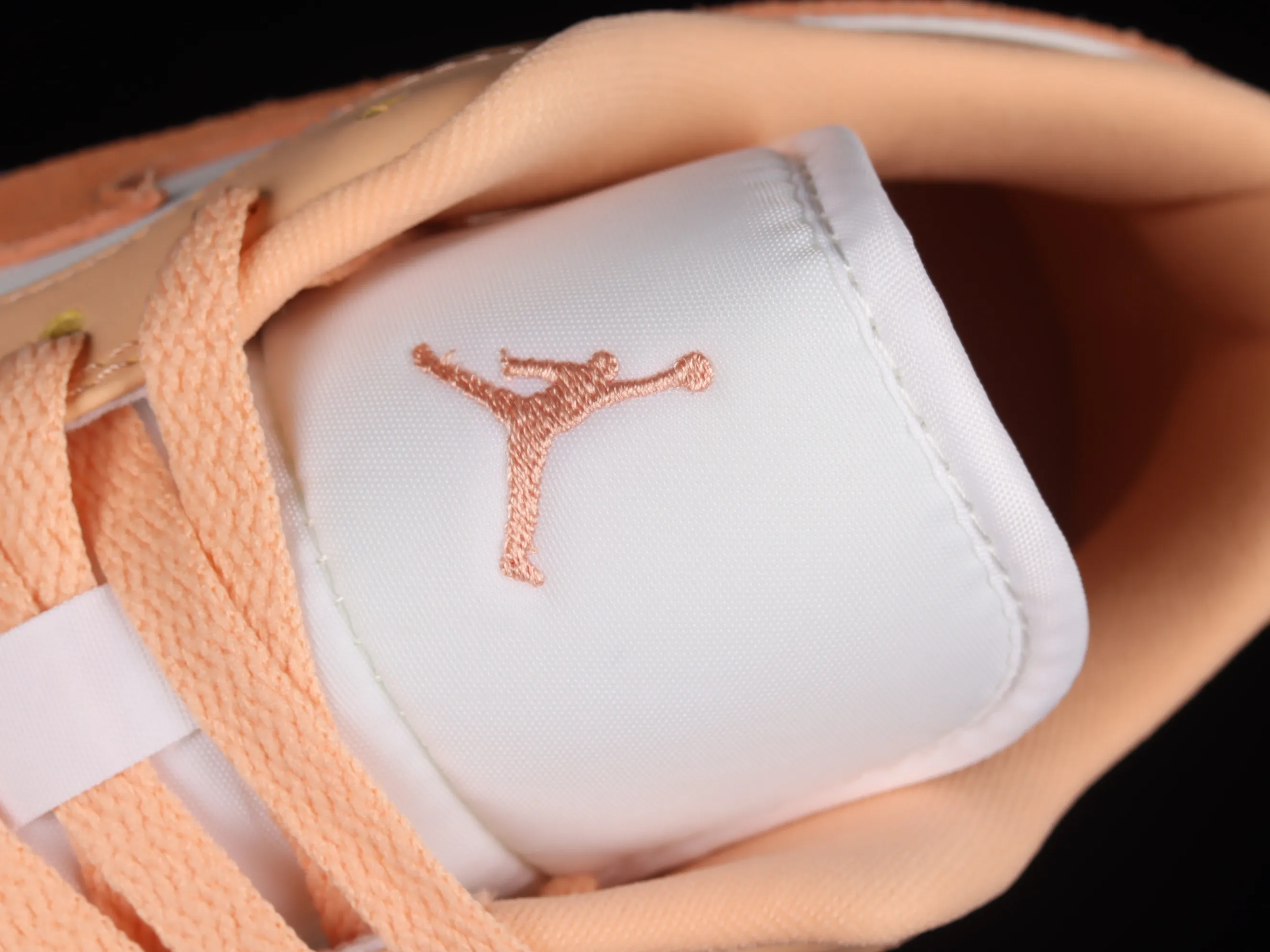 All categories Air Jordan Jordan series basketball shoes Air Jordan 1 Low Z version Air Jordan 1 Low AJ1 Joe 1 white and orange low-top cultural and leisure sports sneakers DC0774-801